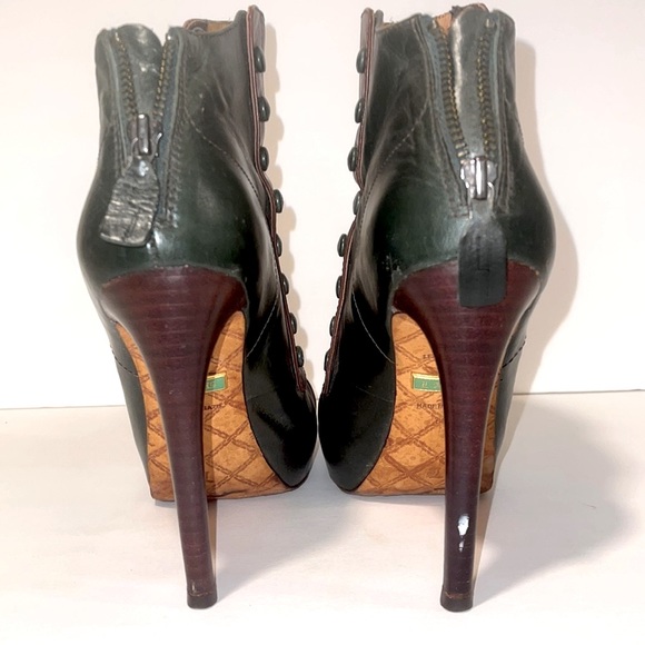 L. A. M. B. high heel ankle boots Size 8M In Excellent Condition - Picture 3 of 12